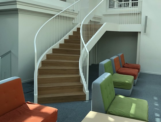 interne Metalltreppe